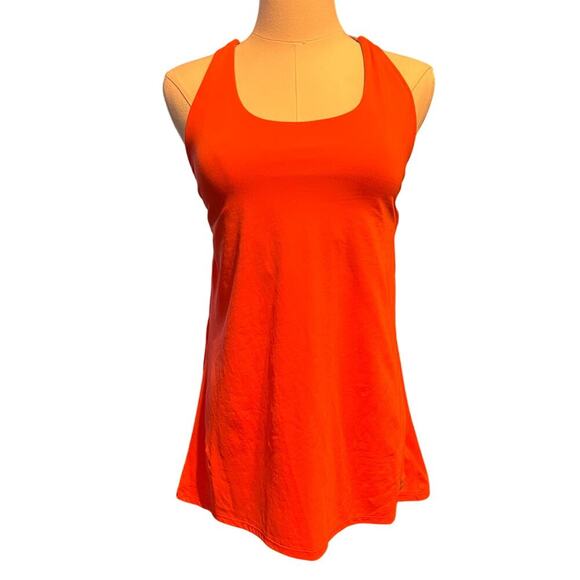 Gap Fit Forgiving Tank in Fire Coral.  Gray Shelf Bra.  Size Medium - Picture 1 of 7